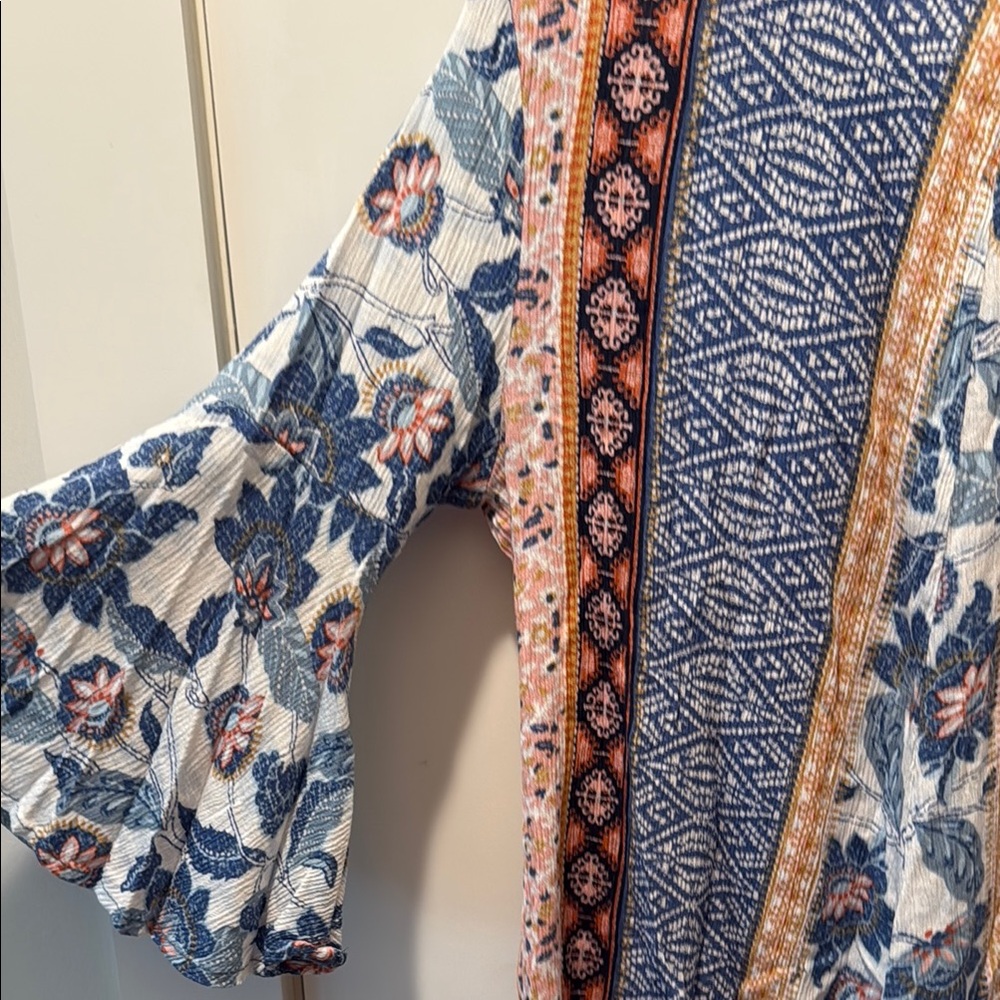 New Directions Blue and White Graphic Tunic 3/4 Sleeves - Picture 7 of 7